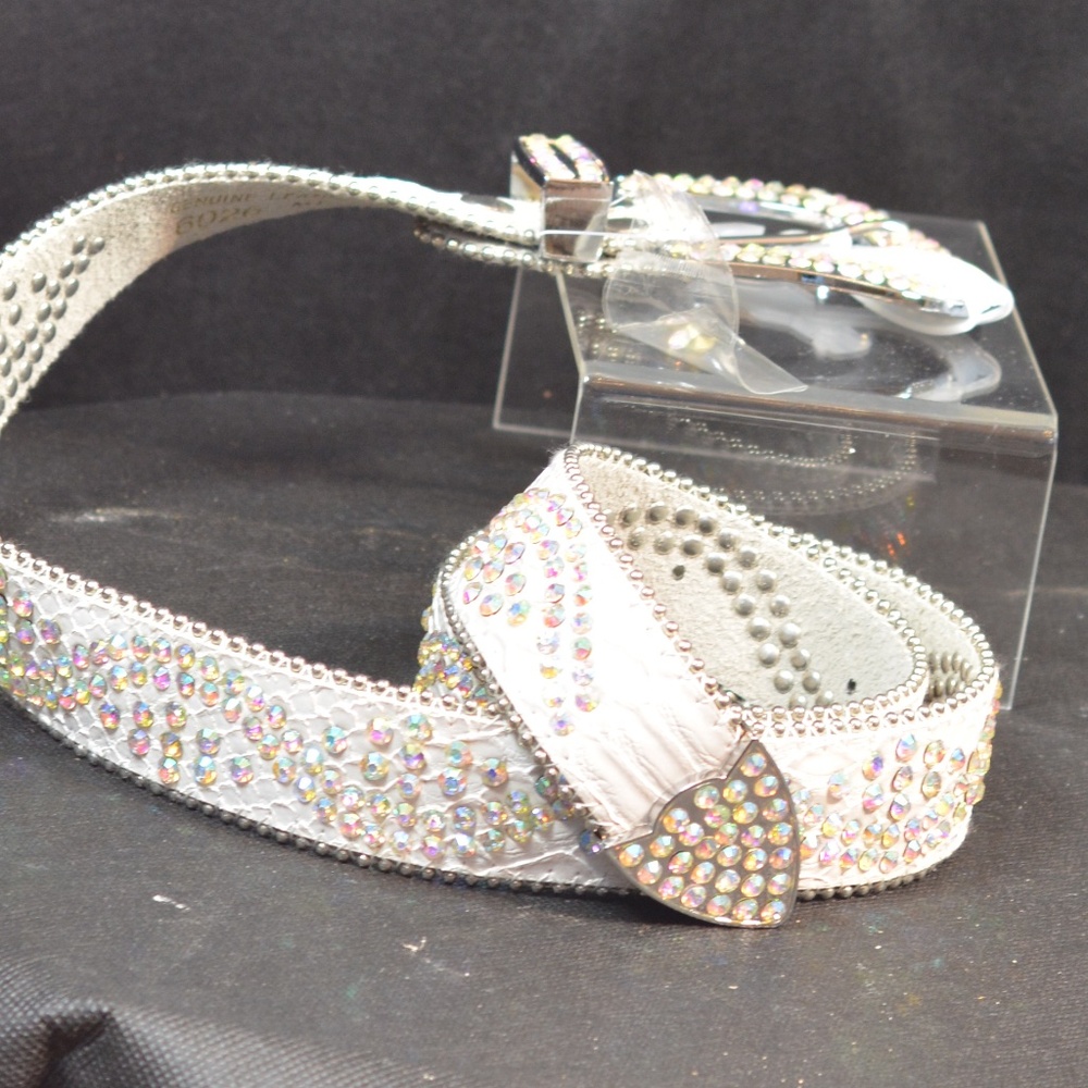 White Rhinestone Leather Belt M/L NWT - Picture 6 of 15